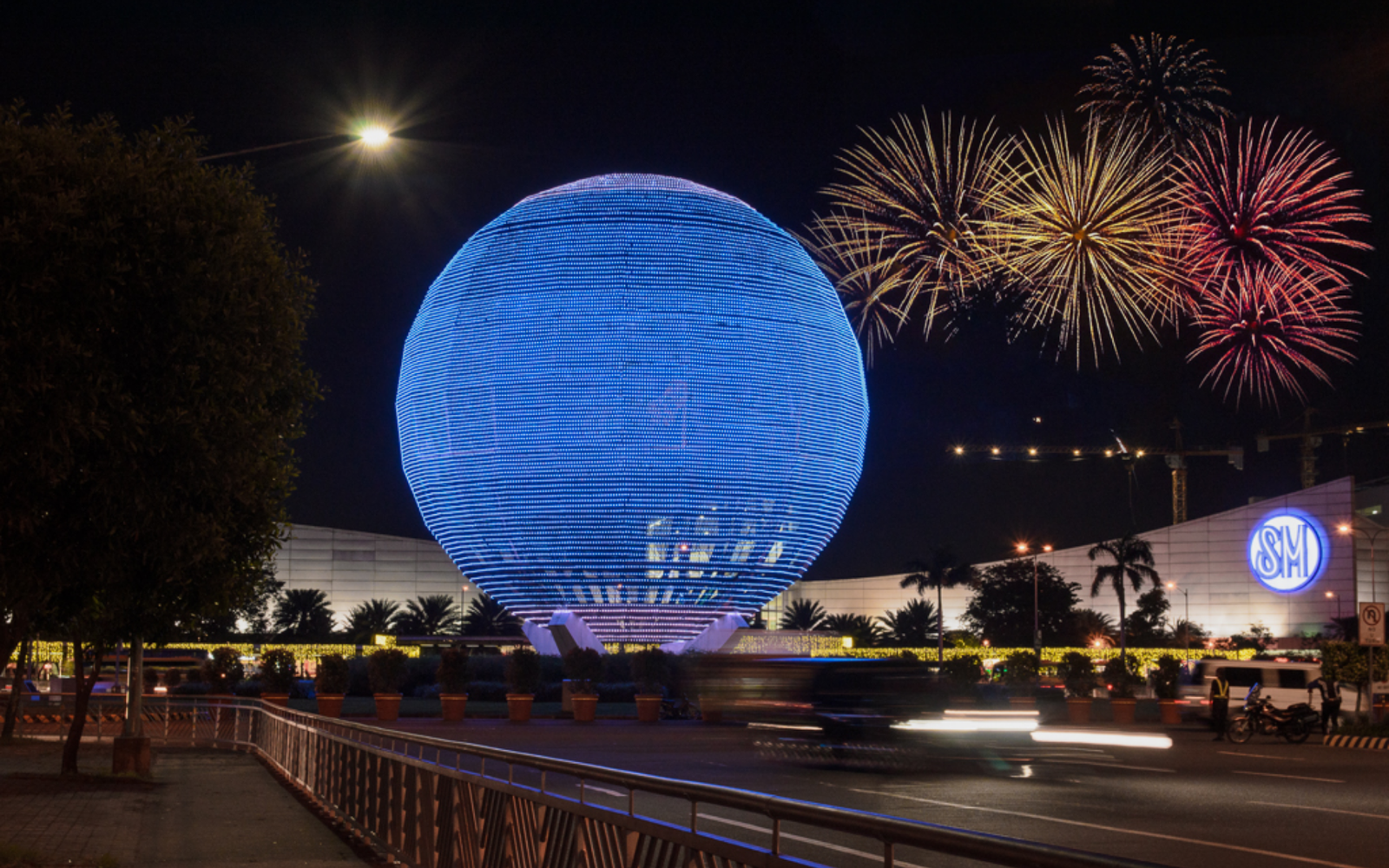 Family enjoying manila city tour - 5 days 4 nights packages